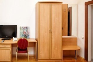 Двухстворчатый шкаф-гардероб «Quadro»